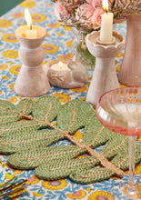 Load image into Gallery viewer, Jute Leaf Placemat