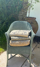 Load image into Gallery viewer, Quilted throw - Lemons