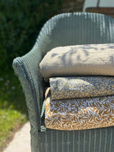 Load image into Gallery viewer, Quilted throw - Lemons