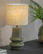 Load image into Gallery viewer, Edgeborough Lamp and Shade