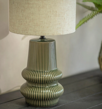 Load image into Gallery viewer, Edgeborough Lamp and Shade