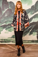 Load image into Gallery viewer, Japanese Crane print  fully lined, short kimono