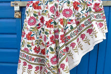 Load image into Gallery viewer, Hummingbird Tablecloth