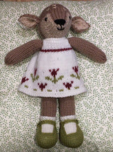 Load image into Gallery viewer, Knitted Creatures