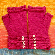 Load image into Gallery viewer, Fine Knit Wrist-warmers / Fingerless Gloves
