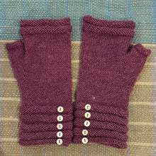 Load image into Gallery viewer, Fine Knit Wrist-warmers / Fingerless Gloves
