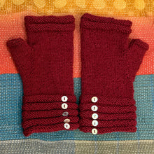 Load image into Gallery viewer, Fine Knit Wrist-warmers / Fingerless Gloves

