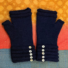 Load image into Gallery viewer, Fine Knit Wrist-warmers / Fingerless Gloves
