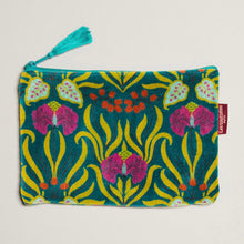 Load image into Gallery viewer, Velvet purse - Muguet Green
