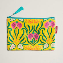 Load image into Gallery viewer, Velvet purse - Muguet Yellow
