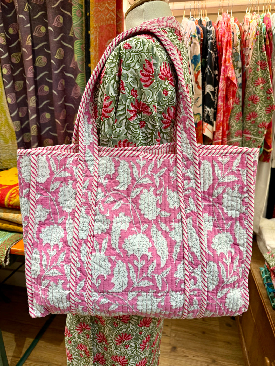Quilted Long-handled Tote - Pink/White Flowers