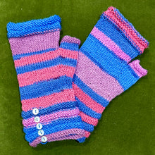 Load image into Gallery viewer, Fine Knit Wrist-warmers / Fingerless Gloves
