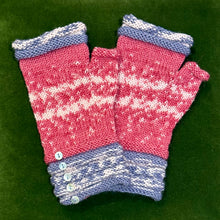 Load image into Gallery viewer, Fine Knit Wrist-warmers / Fingerless Gloves
