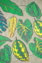 Load image into Gallery viewer, Screen Printed Leaves Garland
