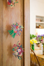 Load image into Gallery viewer, Bouquet Garland
