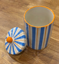 Load image into Gallery viewer, Lidded pot
