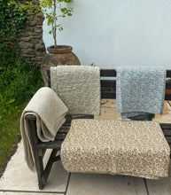 Load image into Gallery viewer, Quilted throw - Lemons
