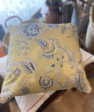 Load image into Gallery viewer, Handmade cushion - Yellow and Grey
