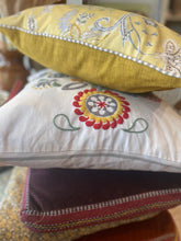 Load image into Gallery viewer, Handmade cushion - Yellow and Grey
