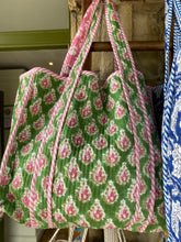 Load image into Gallery viewer, Quilted Tote - Green/ Pink Flowers
